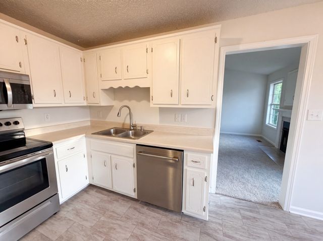 1305 Jared Ray Dr, Clarksville, TN 37042