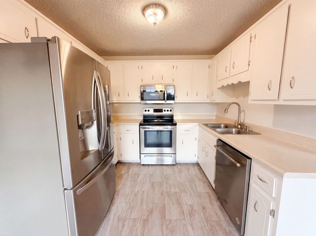 1305 Jared Ray Dr, Clarksville, TN 37042