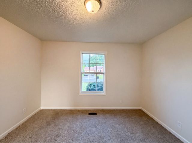 1305 Jared Ray Dr, Clarksville, TN 37042