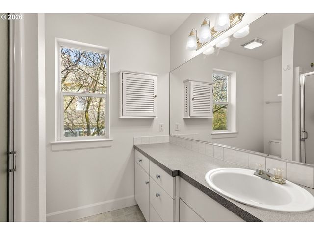 1703 Se CLINTON St, Portland, OR 97202