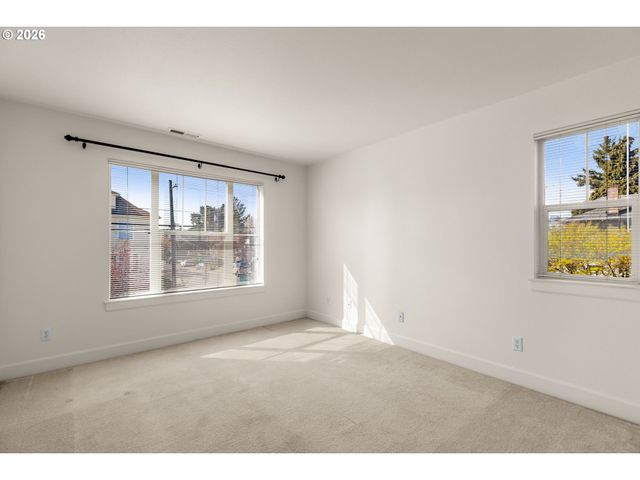 1703 Se CLINTON St, Portland, OR 97202