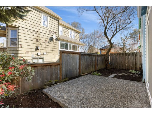 1703 Se CLINTON St, Portland, OR 97202