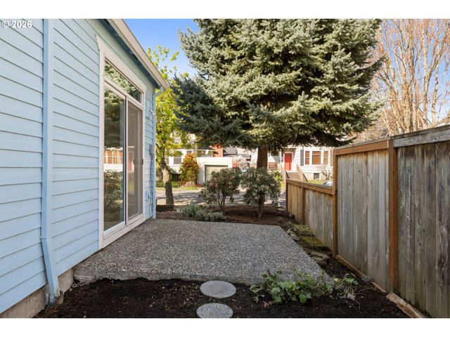 1703 Se CLINTON St, Portland, OR 97202