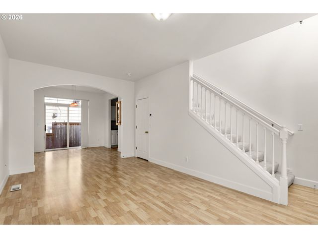 1703 Se CLINTON St, Portland, OR 97202