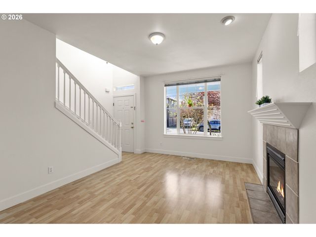 1703 Se CLINTON St, Portland, OR 97202