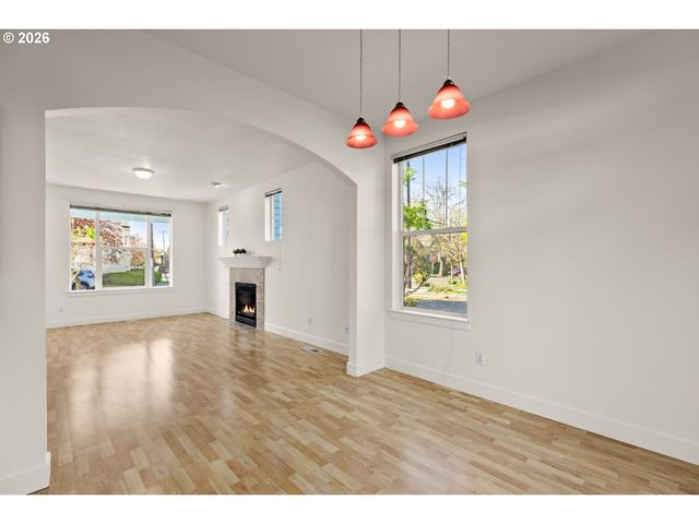 1703 Se CLINTON St, Portland, OR 97202