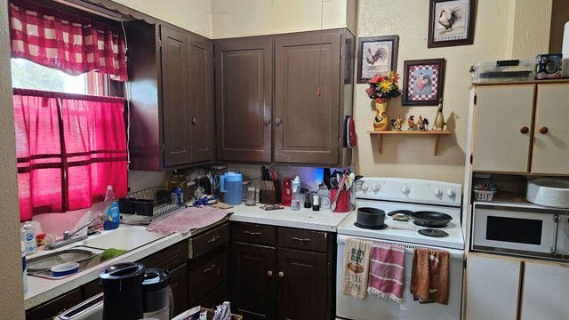 215 S 4th STREET E, Fort Atkinson, WI 53538