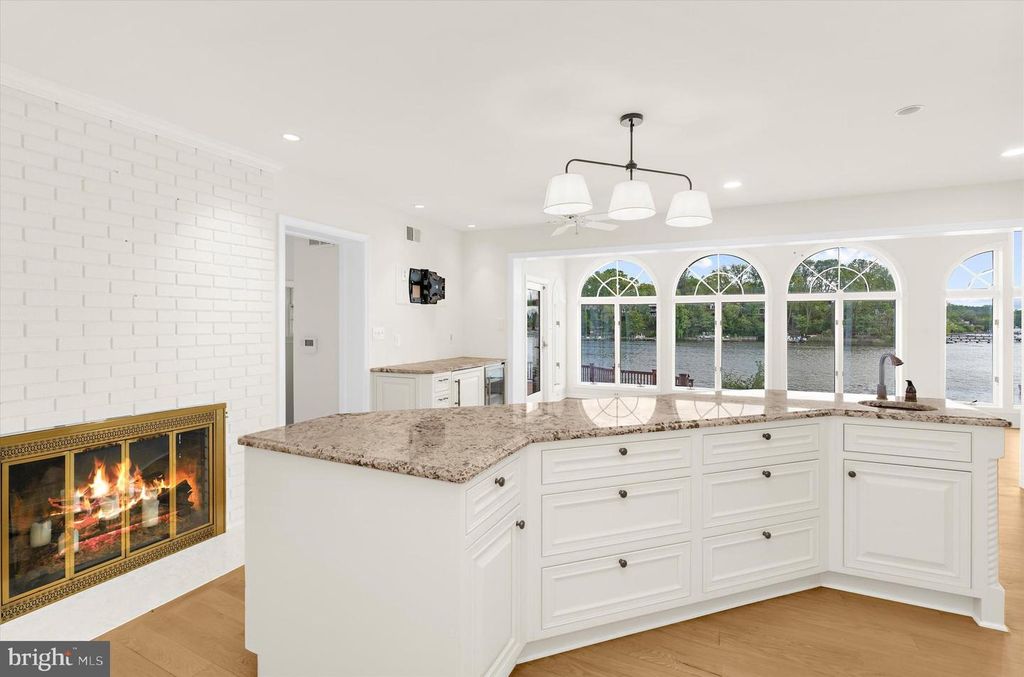 Image 14 of property listing at 508 ASHBERRY LN, Severna Park, MD 21146