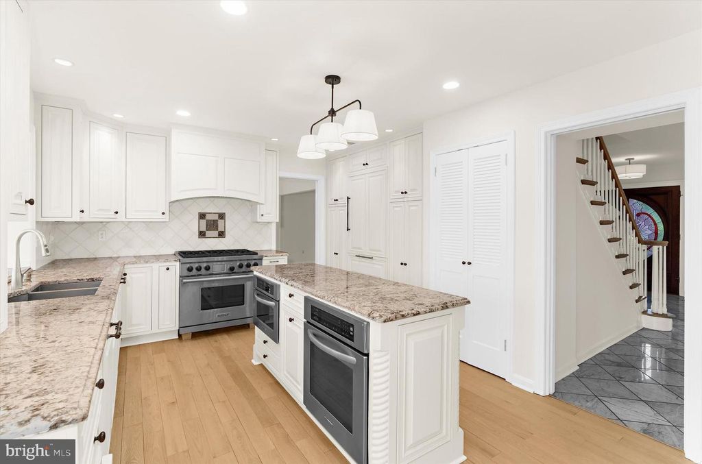 Image 16 of property listing at 508 ASHBERRY LN, Severna Park, MD 21146