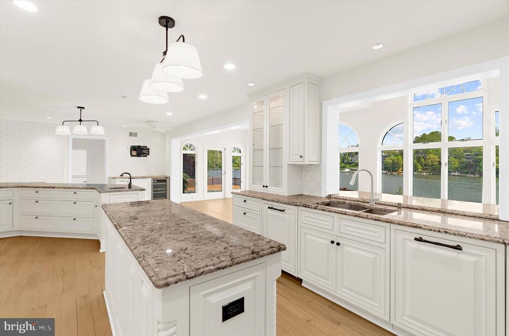 Image 19 of property listing at 508 ASHBERRY LN, Severna Park, MD 21146
