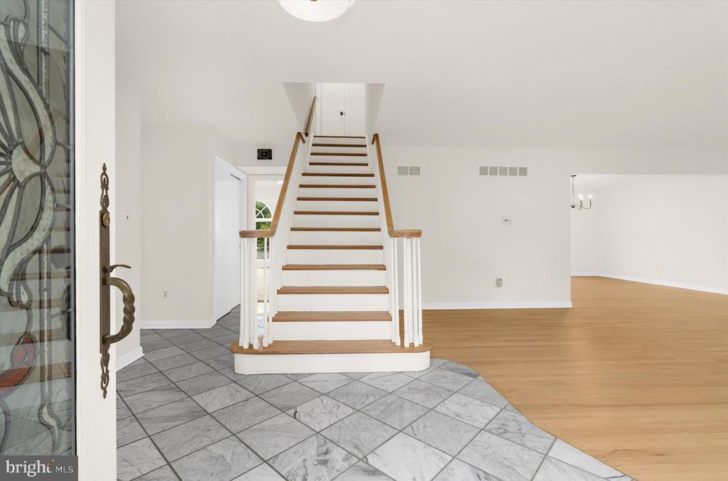 Image 20 of property listing at 508 ASHBERRY LN, Severna Park, MD 21146