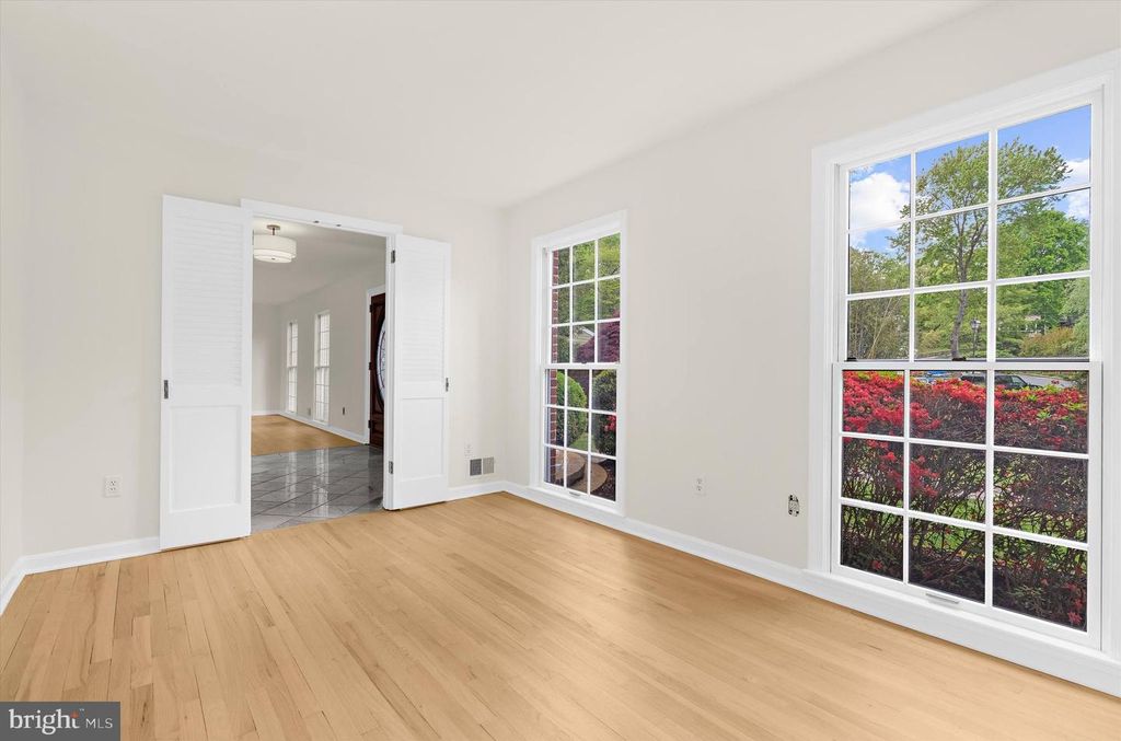 Image 23 of property listing at 508 ASHBERRY LN, Severna Park, MD 21146