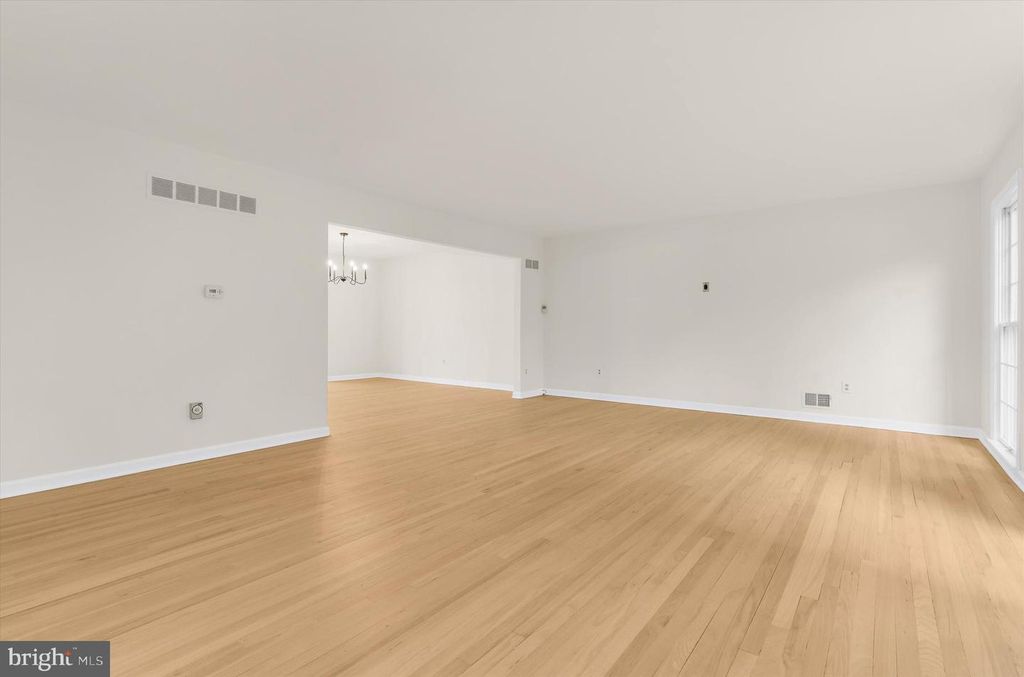 Image 24 of property listing at 508 ASHBERRY LN, Severna Park, MD 21146