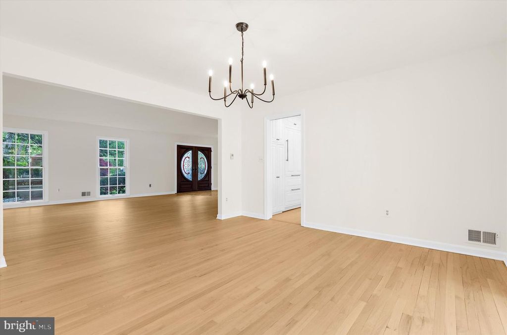 Image 25 of property listing at 508 ASHBERRY LN, Severna Park, MD 21146