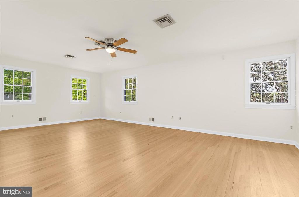 Image 33 of property listing at 508 ASHBERRY LN, Severna Park, MD 21146