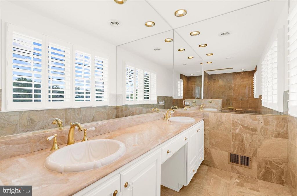 Image 35 of property listing at 508 ASHBERRY LN, Severna Park, MD 21146