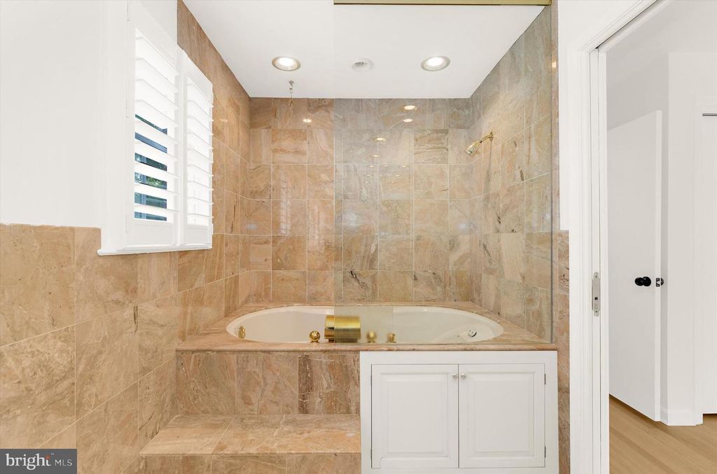 Image 36 of property listing at 508 ASHBERRY LN, Severna Park, MD 21146