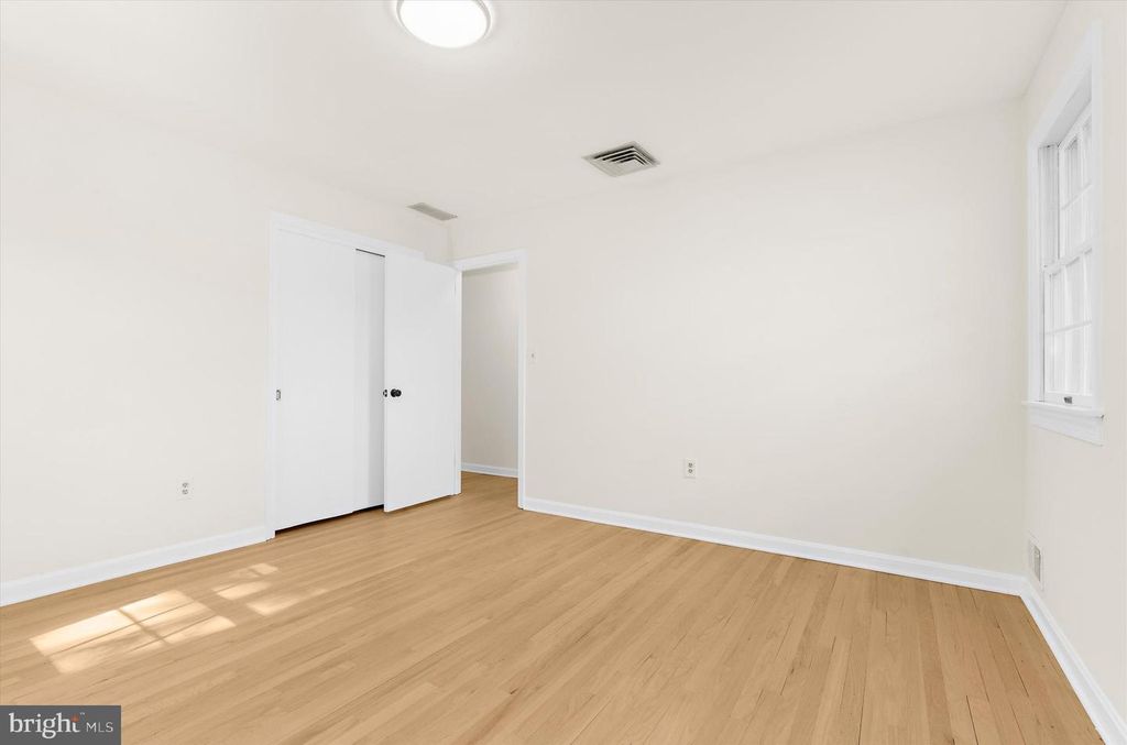 Image 39 of property listing at 508 ASHBERRY LN, Severna Park, MD 21146