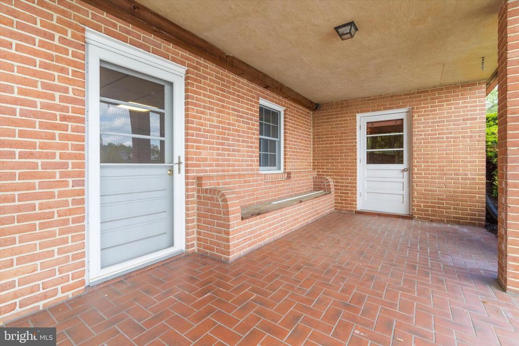 Image 48 of property listing at 508 ASHBERRY LN, Severna Park, MD 21146