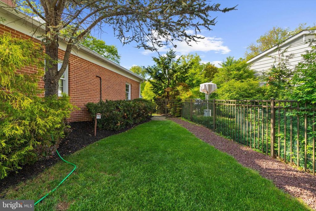 Image 50 of property listing at 508 ASHBERRY LN, Severna Park, MD 21146
