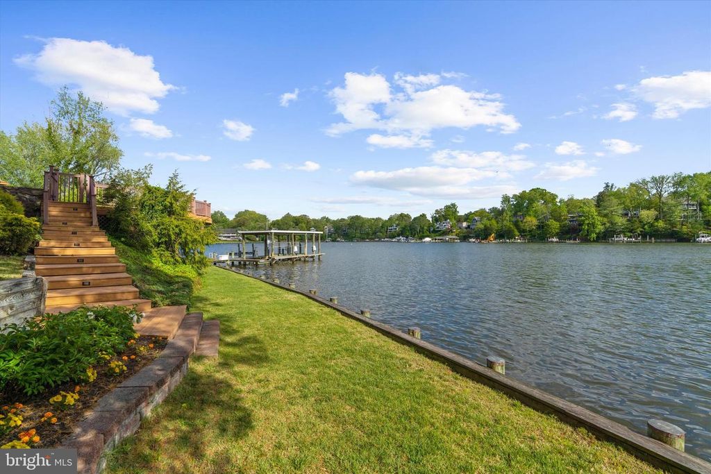 Image 60 of property listing at 508 ASHBERRY LN, Severna Park, MD 21146