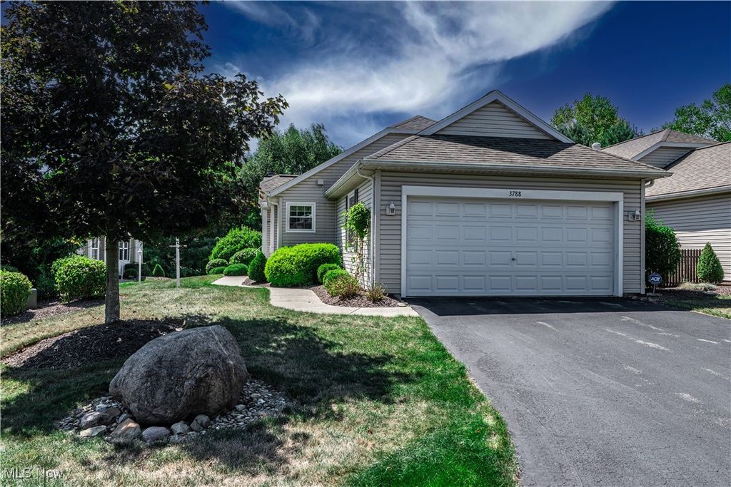 3788 Woodbury Oval, Stow, OH 44224