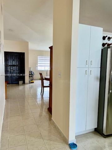 14351 SW 168th Ter, Miami, FL 33177
