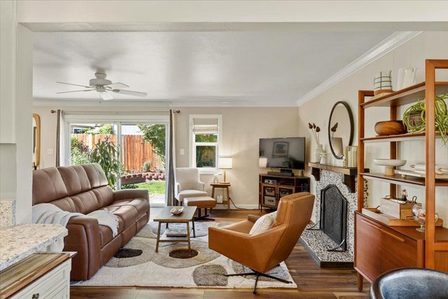 6337 Rushmore Dr, Sacramento, CA 95842