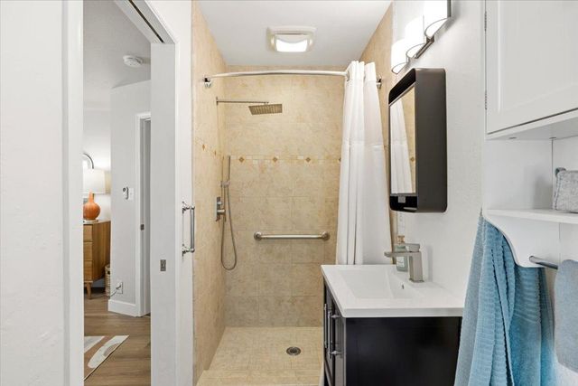 6337 Rushmore Dr, Sacramento, CA 95842