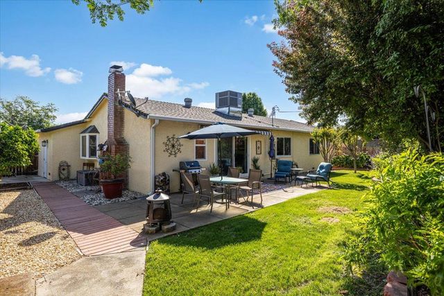 6337 Rushmore Dr, Sacramento, CA 95842