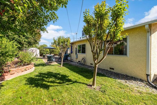 6337 Rushmore Dr, Sacramento, CA 95842