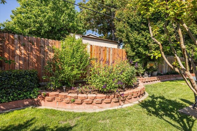 6337 Rushmore Dr, Sacramento, CA 95842