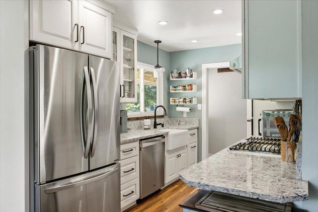 6337 Rushmore Dr, Sacramento, CA 95842