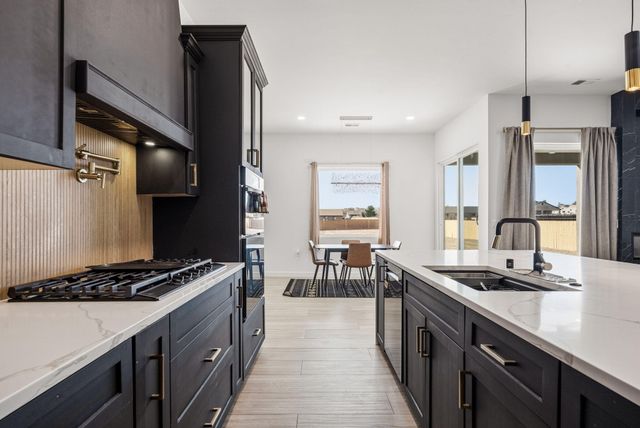 513 6th Street NE, Rio Rancho, NM 87124