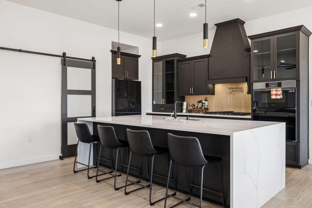 513 6th Street NE, Rio Rancho, NM 87124