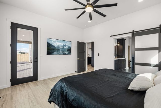 513 6th Street NE, Rio Rancho, NM 87124