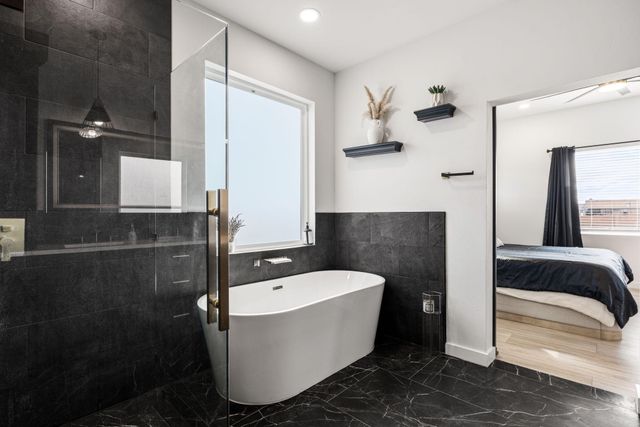 513 6th Street NE, Rio Rancho, NM 87124