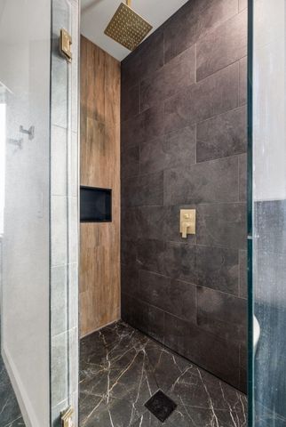 513 6th Street NE, Rio Rancho, NM 87124