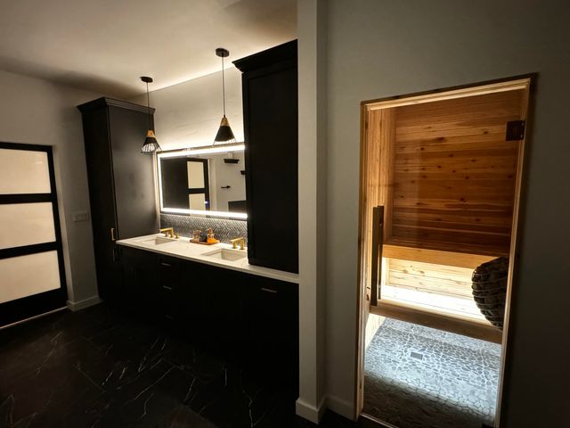 513 6th Street NE, Rio Rancho, NM 87124