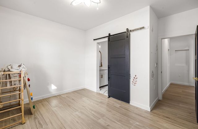 513 6th Street NE, Rio Rancho, NM 87124