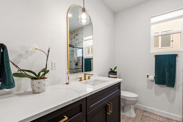 513 6th Street NE, Rio Rancho, NM 87124