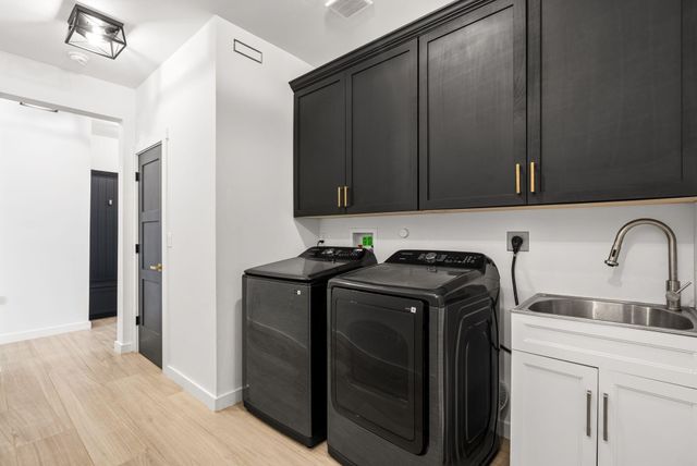 513 6th Street NE, Rio Rancho, NM 87124