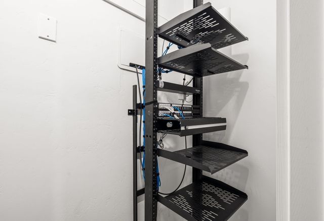 513 6th Street NE, Rio Rancho, NM 87124