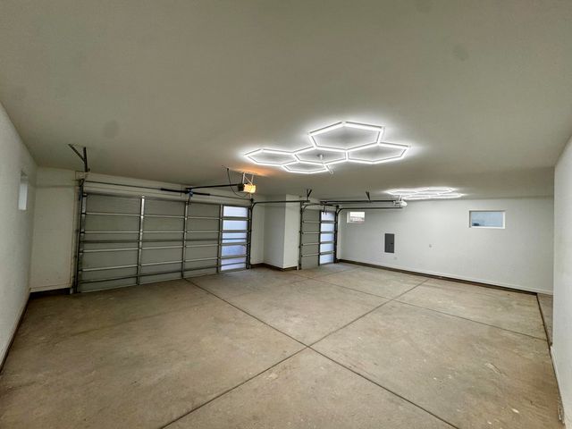 513 6th Street NE, Rio Rancho, NM 87124