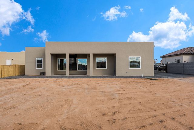513 6th Street NE, Rio Rancho, NM 87124