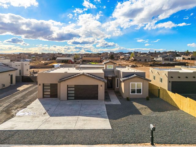 513 6th Street NE, Rio Rancho, NM 87124