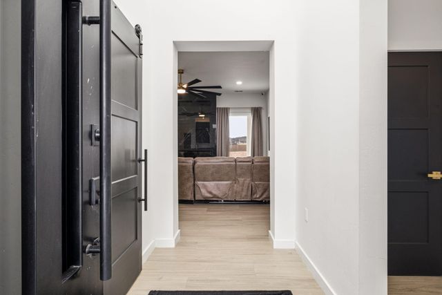 513 6th Street NE, Rio Rancho, NM 87124