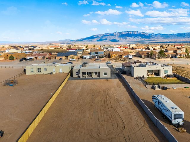 513 6th Street NE, Rio Rancho, NM 87124