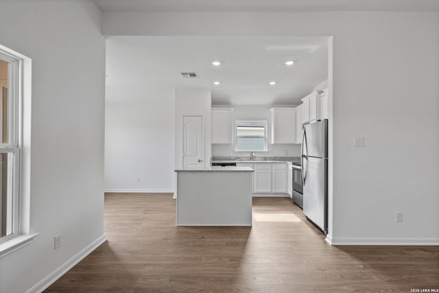 16124 Farmer, Lytle, TX 78052