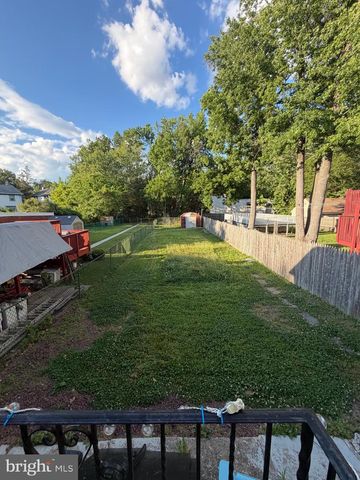 105 S OAK AVE, Aldan, PA 19018